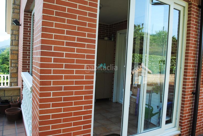 Foto 47f0e786-f907-4283-a901-525dfb04f3b5. Xalet amb calefacció aparcament a Ampuero