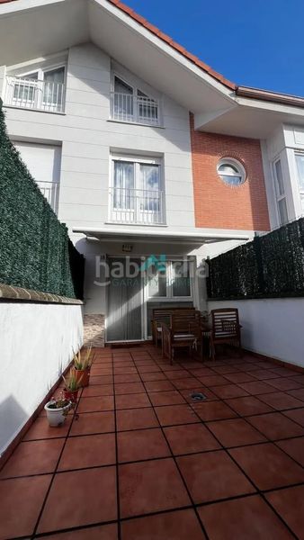 Foto 77dfd1d7-214a-4793-9cde-361084ab9472. Casa adossada amb calefacció aparcament a Ampuero