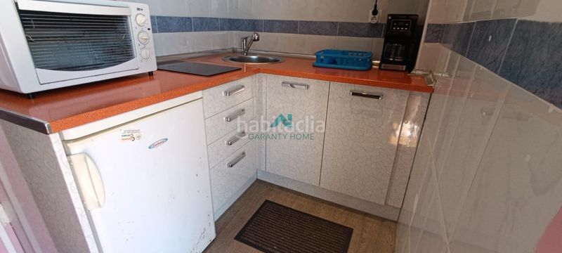 Foto 49db21e4-e55a-4f75-8884-1e1e07548ddf. Lloguer estudi amb aparcament a Zona Playa Laredo