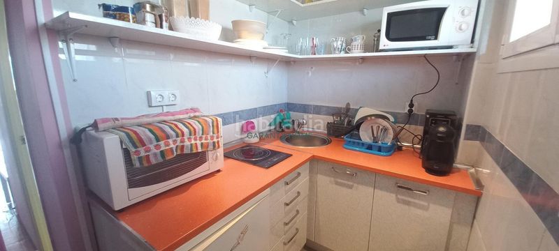 Foto 9a916cd6-2e8a-4b85-abc2-867b579787a6. Lloguer estudi amb aparcament a Zona Playa Laredo