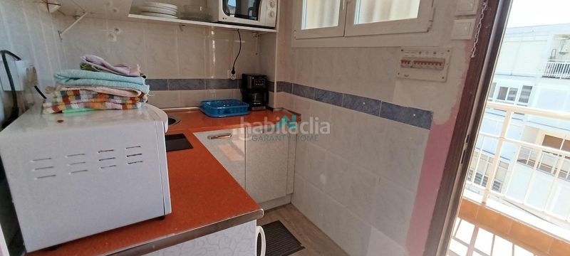 Foto ca9c87de-1c6b-4f19-a139-89ba2b823613. Lloguer estudi amb aparcament a Zona Playa Laredo