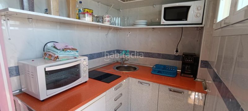 Foto cdca5789-bf55-4b6e-b718-7ea1ffe65c68. Lloguer estudi amb aparcament a Zona Playa Laredo
