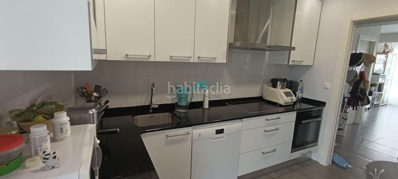 Foto 0a31d993-8c65-479b-8142-86cf252b7001. Àtic amb calefacció aparcament a Centro Laredo