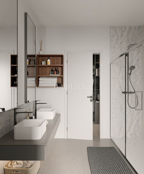 Foto cf69b612-a679-46ad-a8e0-d68c4d0ddfe4. Apartament amb aparcament piscina a Elviria Marbella