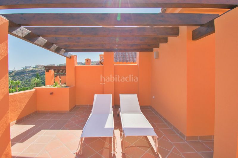 Foto 32e767a3-c65b-4933-8dee-e71728b42624. Casa adossada amb aparcament piscina a Centro Estepona
