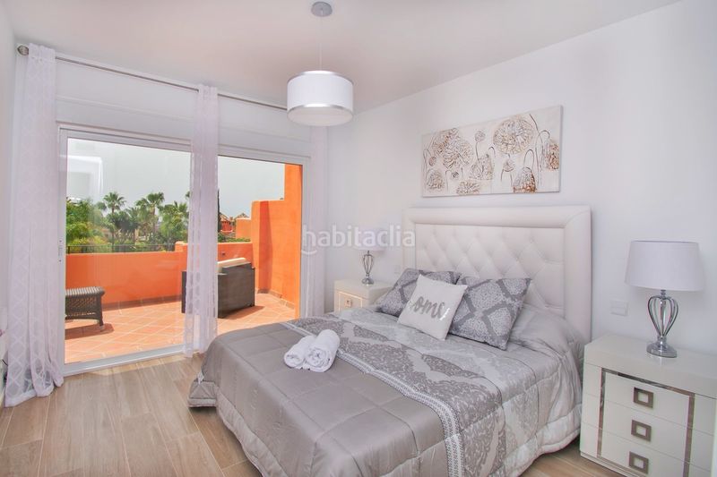 Foto 4054f4af-bb6f-4253-af47-52a5234cb4b5. Casa adossada amb aparcament piscina a Centro Estepona