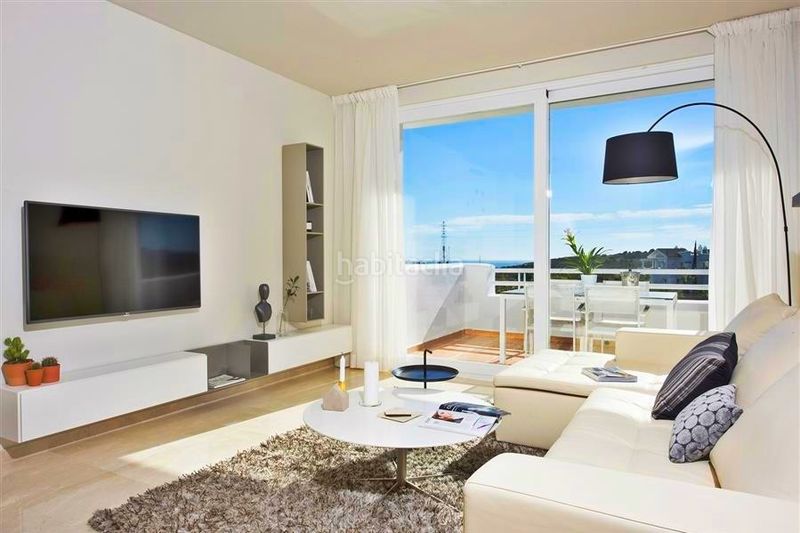 Foto 93ed82ed-2d87-4fd9-86ba-ac81a5633441. Apartament amb aparcament piscina a Centro Estepona