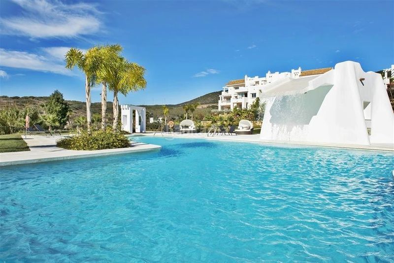 Foto 98101baf-c0d0-4953-922b-e9a73d61f608. Apartament amb aparcament piscina a Centro Estepona