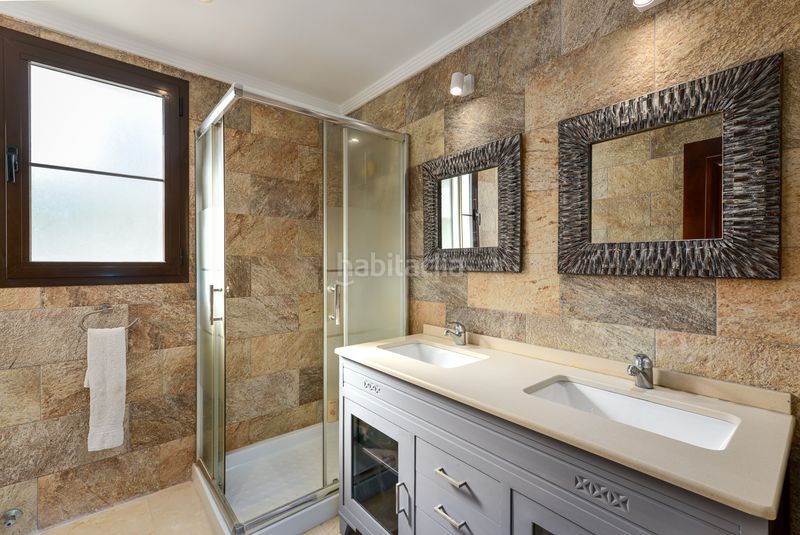 Foto 5bd553e4-8f7a-4db5-81fd-9362093c5174. Casa amb aparcament piscina a Istán