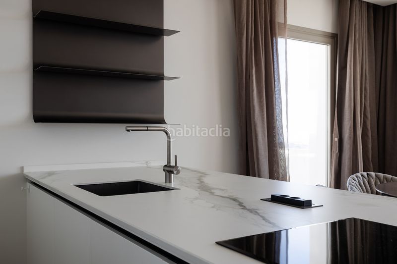 Foto 61f8f1a4-87ff-4958-9f51-21cbdca88ed5. Apartament amb calefacció aparcament piscina a Los Naranjos Marbella