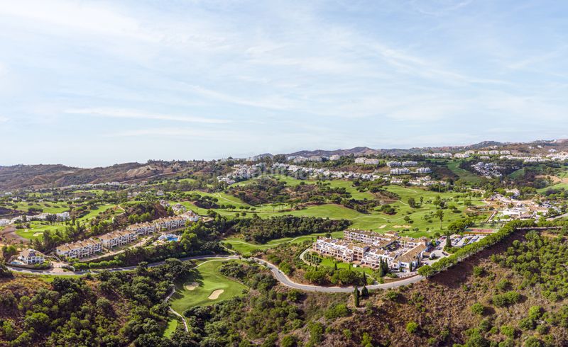 Foto dd5fdfcd-cb86-4880-a092-1559ecf82185. Casa adossada amb aparcament a La Cala Golf - Lagar Martell Mijas