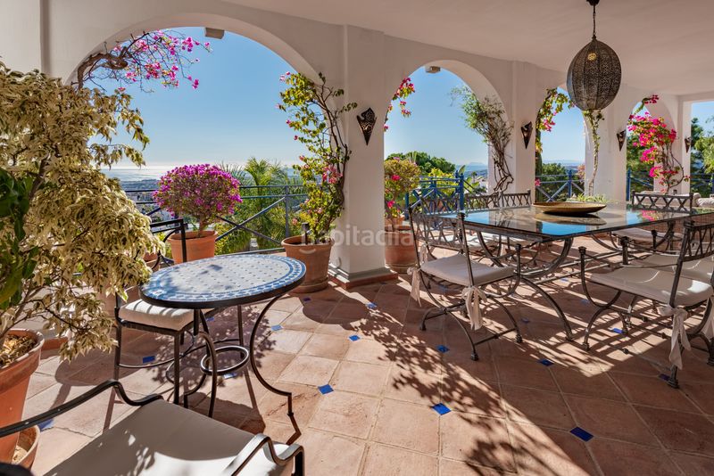 Foto 43973427-fa4c-4601-a7a5-b80a96cc5898. Casa amb calefacció aparcament piscina a El Madroñal Benahavís