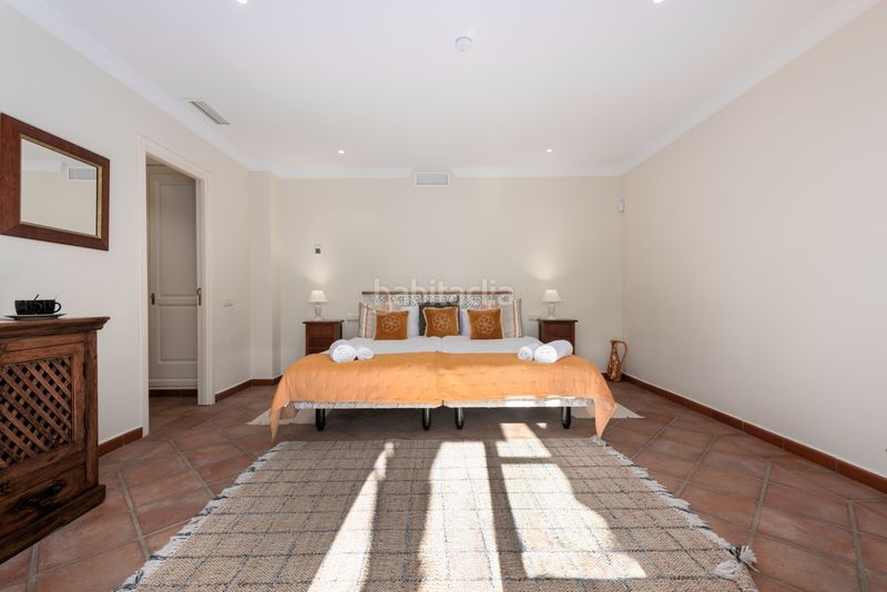 Foto 57545dd7-9136-4a1b-9a53-b0bab9a828c3. Casa amb calefacció aparcament piscina a El Madroñal Benahavís