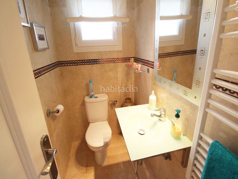 Foto c85c352d-24a8-456e-924d-a955e750c336. Casa aparellada amb aparcament a Nueva Alcántara Marbella