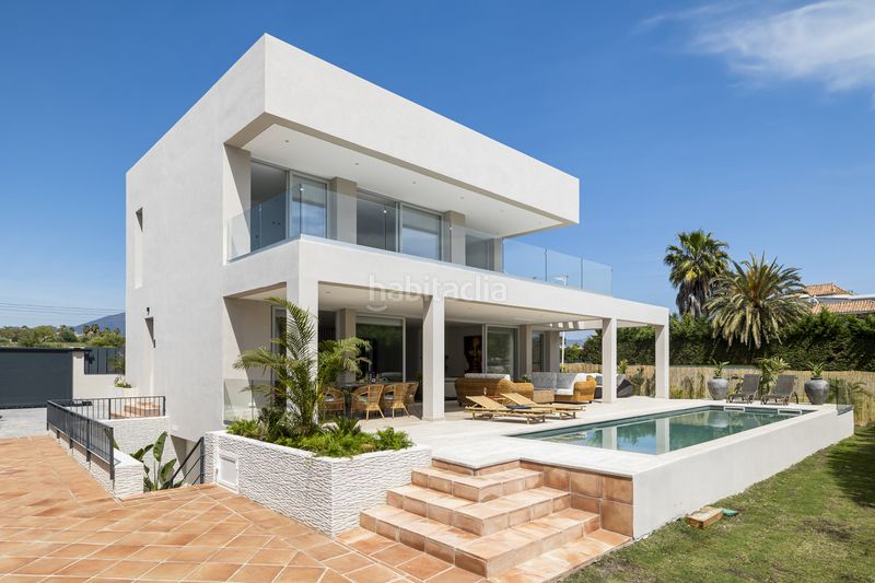 Foto 6a4b6ab2-838f-4871-995d-a544d0f8a56e. Casa amb aparcament piscina a Nueva Alcántara Marbella