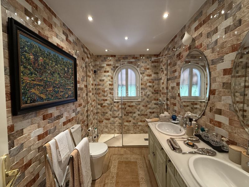 Foto 54db1e87-c33d-4696-ac22-e540ba367b3f. Casa amb aparcament piscina a Puente Romano Marbella