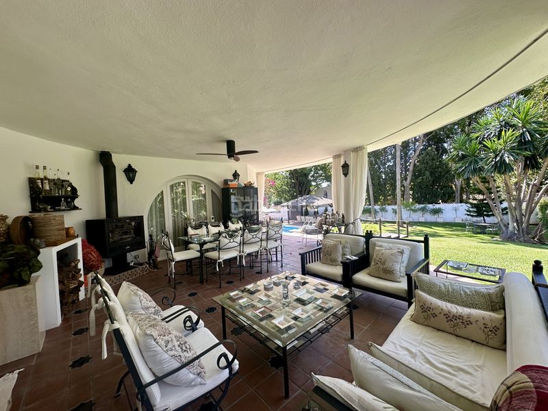 Foto c0ae59bc-1439-4b36-a59a-1aebf15ba557. Casa amb aparcament piscina a Puente Romano Marbella