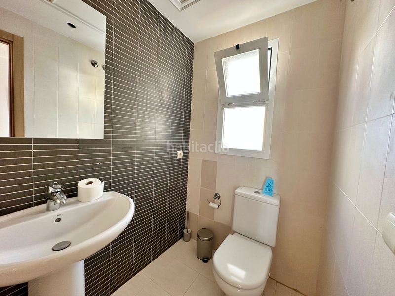 Foto 4910e2cc-f4b8-41ed-8cb9-8069533fed4a. Casa aparellada amb aparcament piscina a los arqueros - puerto del almendro Benahavís