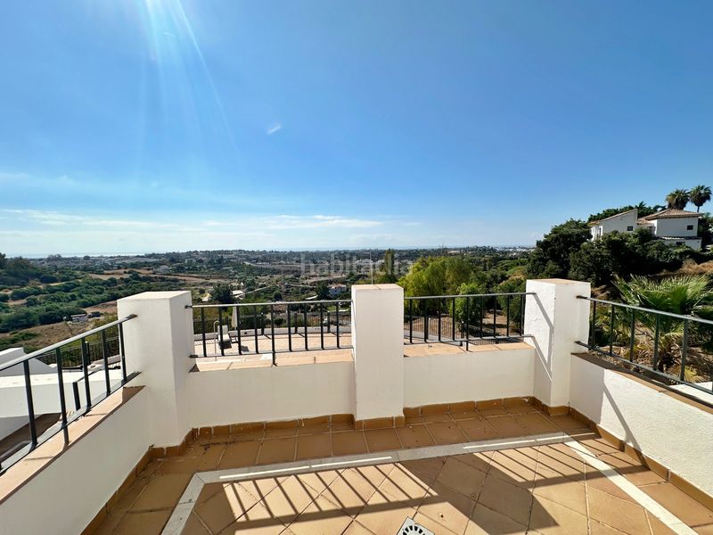 Foto d83db8a5-6c57-4937-860e-d4bb8e5d7652. Casa aparellada amb aparcament piscina a los arqueros - puerto del almendro Benahavís
