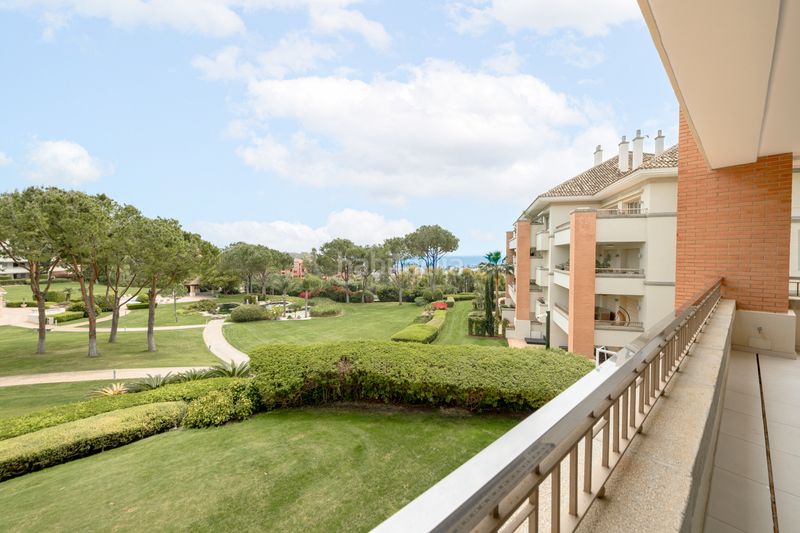 Foto 32701094-f091-414e-89e4-884b4dc19cdf. Apartament amb aparcament piscina a Las Lomas de Río Verde Marbella