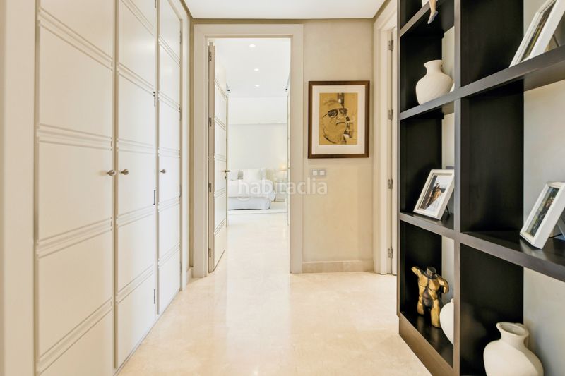 Foto 35b0dd44-b0b8-432e-9738-90066b16990f. Apartament amb aparcament piscina a Las Lomas de Río Verde Marbella
