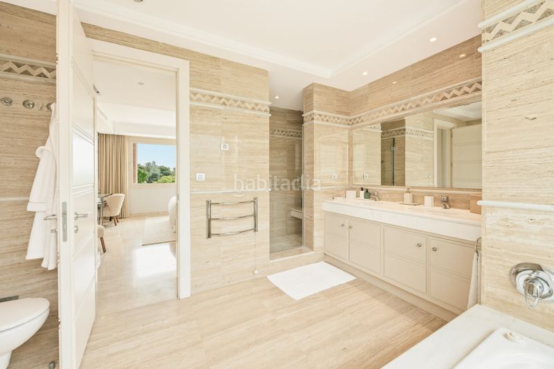 Foto 54841293-ce18-4243-a02a-c1a3d5cf8505. Apartament amb aparcament piscina a Las Lomas de Río Verde Marbella