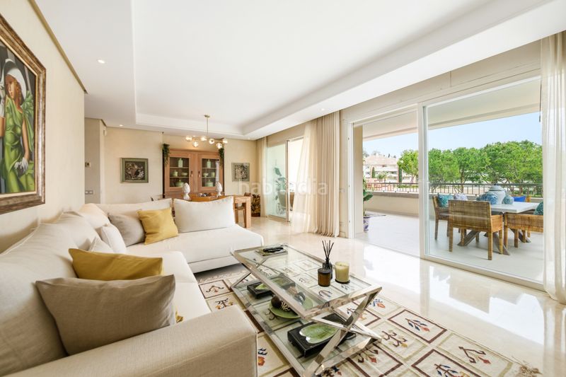 Foto 699aa76b-da5f-4fec-bf73-90a5b0d6d8f3. Apartament amb aparcament piscina a Las Lomas de Río Verde Marbella