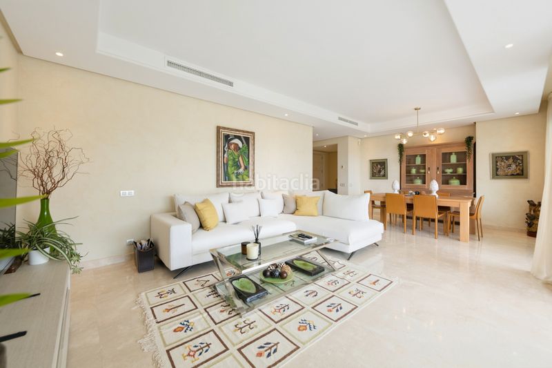 Foto 8a3f61eb-9b31-45d9-b03d-b9c2ebc4fc7a. Apartament amb aparcament piscina a Las Lomas de Río Verde Marbella