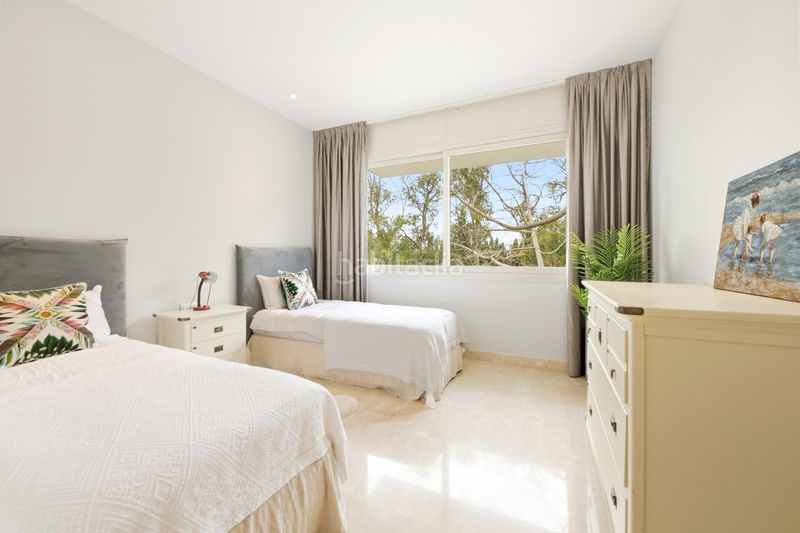 Foto a80b774a-068e-49ad-ad2a-dcc3520fc6fb. Apartament amb aparcament piscina a Las Lomas de Río Verde Marbella