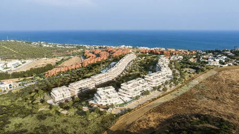 Foto b69f6fda-688a-4d74-8a36-f50b3c987023. Apartament amb aparcament piscina a Buenas Noches Estepona