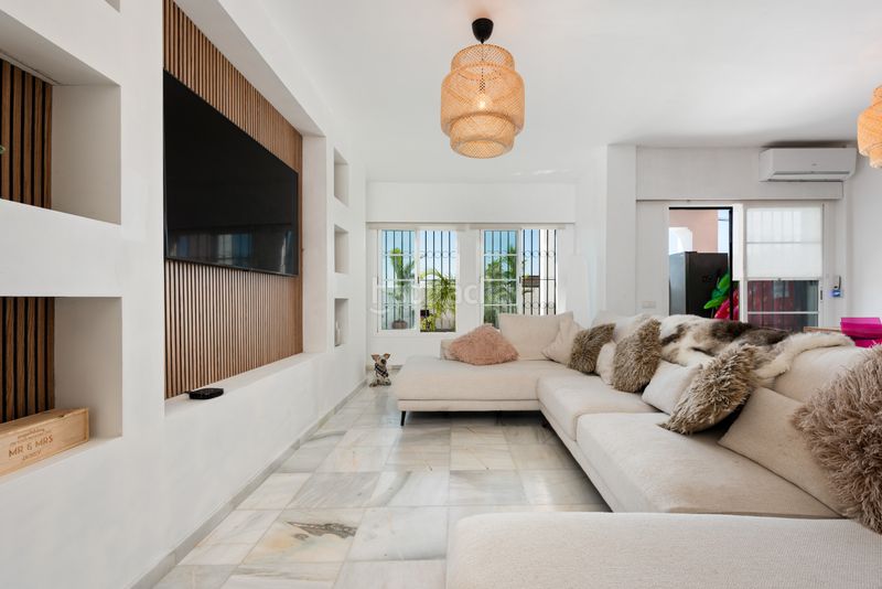 Foto 36cff967-6a7e-4265-a4b2-cfeef141b38a. Casa amb aparcament piscina a Bel - Air Estepona