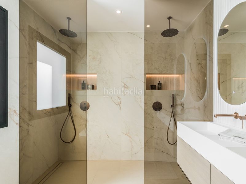 Foto 41f94256-874d-4184-80e0-019a0faf7c5e. Casa adossada amb aparcament piscina a Nueva Alcántara Marbella