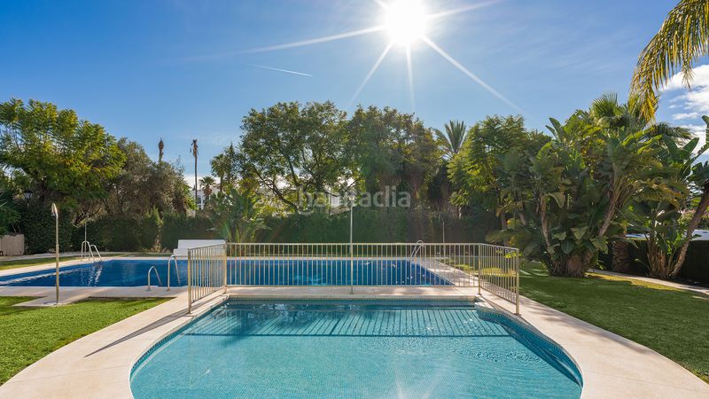 Foto 4238802c-457f-4db5-9b17-8062632b393c. Casa adossada amb aparcament piscina a Nueva Alcántara Marbella