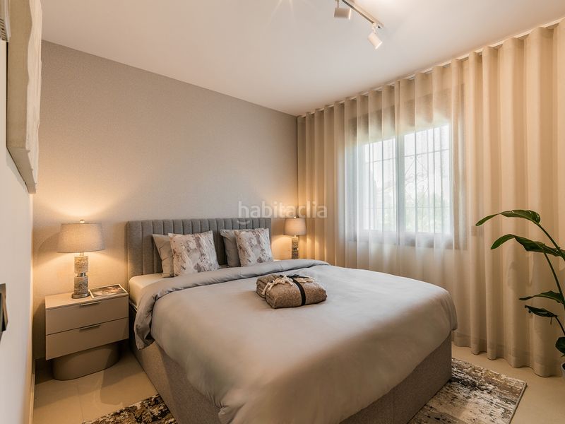 Foto e7df7d76-822a-4a09-832b-388753cd3818. Casa adossada amb aparcament piscina a Nueva Alcántara Marbella