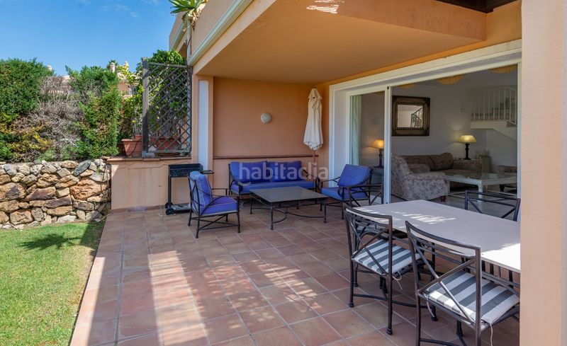 Foto e5c10a8a-22bf-4d92-a34a-81c582722945. Casa adossada amb aparcament piscina a El Paraíso Benahavís