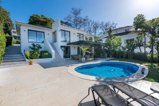 Casa a Nueva Andalucía centro