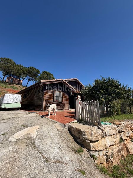 Foto d9f67cd1-e3d7-4107-beb1-58ba102f69e2. Casa amb aparcament piscina a Los Llanos Estepona