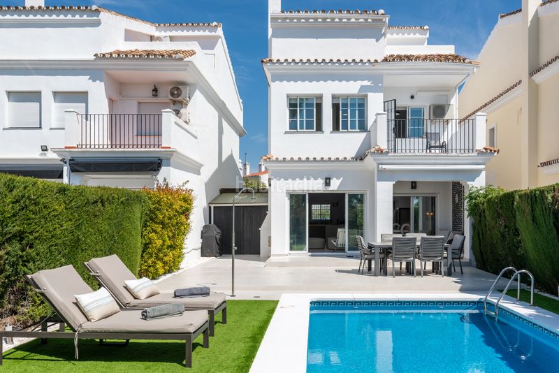 Foto ab730970-4441-42b1-bbf4-7a2c247c3188. Casa amb piscina a Bel - Air Estepona