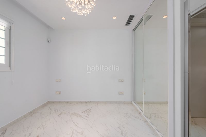 Foto efaab3b5-d97c-4aee-9ceb-a03e7039b9a1. Casa adossada amb aparcament piscina a Aloha Marbella