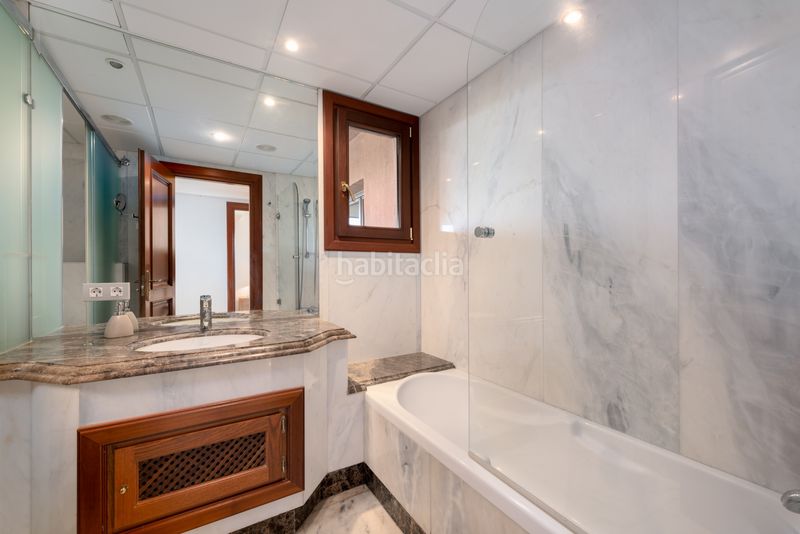 Foto 279494df-a4d7-42c8-8fd7-d15e38a8e48a. Apartament amb aparcament piscina a Kempinski Estepona