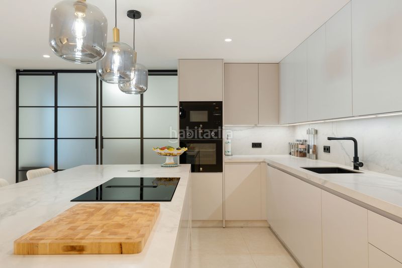 Foto 71bde4e0-e74d-4e0d-98de-4cad291db7ab. Apartament amb aparcament piscina a lomas de Marbella club Marbella