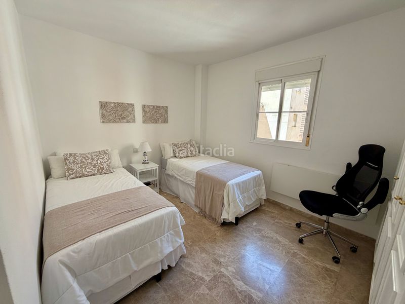 Foto 06253959-f103-4cdd-a8d7-388360ea6ba9. Apartament amb aparcament a puerto de Estepona Estepona