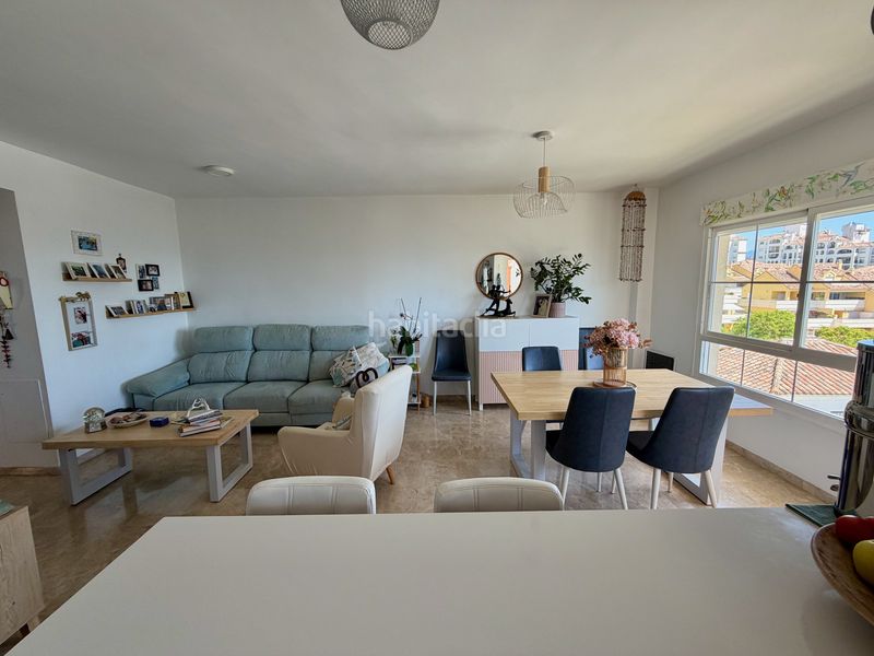 Foto 3cf8d043-e520-45d5-b501-98fa7402e8a2. Apartament amb aparcament a puerto de Estepona Estepona