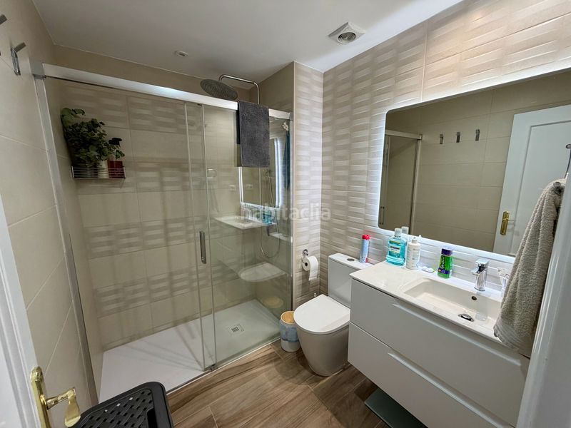 Foto b9853415-b43d-483c-9666-617eff27bf51. Apartament amb aparcament a puerto de Estepona Estepona