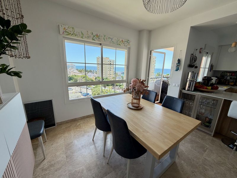 Foto de538630-d370-4cfc-92ad-de7688c394e1. Apartament amb aparcament a puerto de Estepona Estepona