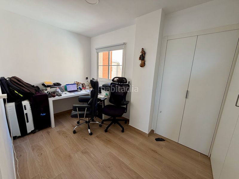 Foto f1ebf42e-3f09-42e7-8a41-52d53b0b789b. Apartament amb aparcament a puerto de Estepona Estepona