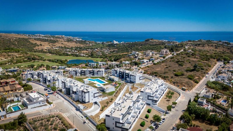 Foto 1bf25495-f4a2-444a-8a09-368d9235ddc1. Penthouse with parking pool in Centro Estepona