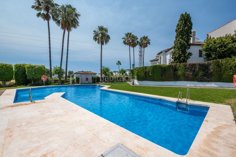 Foto 0a2fcaf6-3918-49ea-96bb-4e4b67f09477. Casa adossada a Bel - Air Estepona