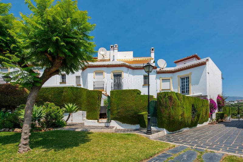 Foto db5aa8dd-a11e-406a-8b54-927baa0001e0. Casa adossada a Bel - Air Estepona