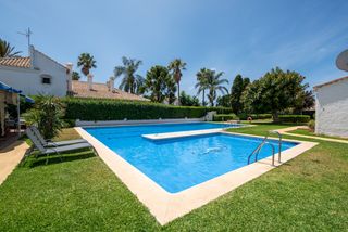 Casa bifamiliare in Nueva Alcántara. Impresionante casa adosada de 2 dormitorios y 2 baños cerca de l
